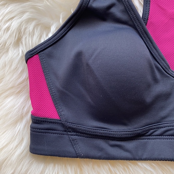Victoria’s Secret underwire sports bra. - Picture 5 of 6